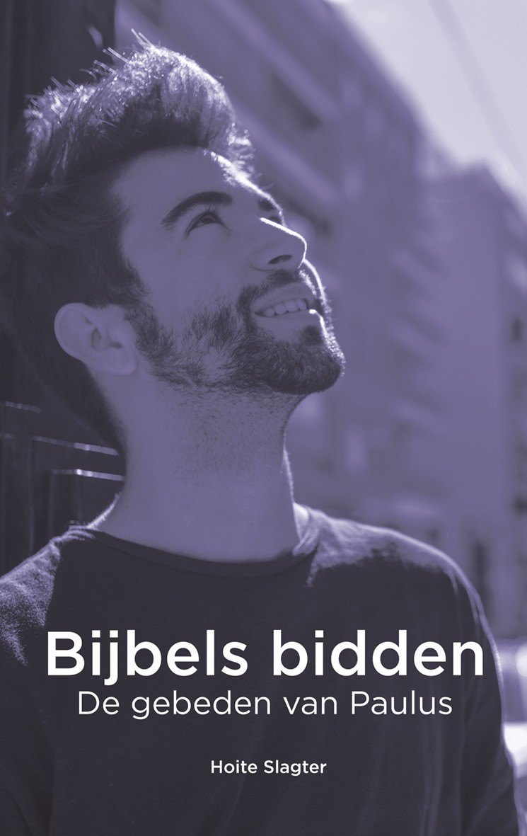 p+23+7437+bijbels+bidden+voorzijde.jpg?width=745&height=1181&scaleType=null&ext=.jpg