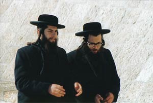 Joodse mannen, Israël zal Zijn wet in...